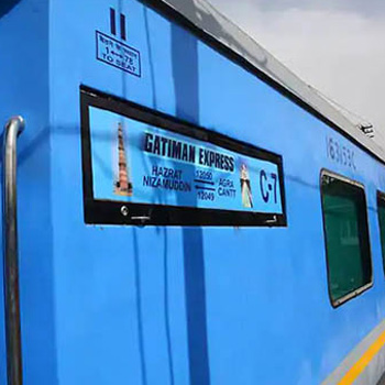 Taj Mahal Tour by Gatimaan Train